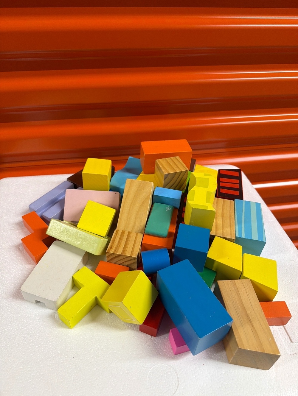 39x Miscellaneous Vintage Wooden Building Blocks Set - Colorful Educational Toy